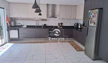 Sobrado com 3 dormitórios à venda, 264 m² por R$ 1.200.000,00 - Vila Metalúrgica - Santo André/SP