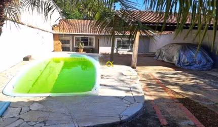 Aproveite!! Seu Oasis Moderno em Piracicaba: Casa a venda com Espaço Gourmet e Piscina no Glebas Califórnia!
