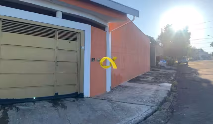 Casa com 3 dormitórios e piscina no Santa Rosa!!!