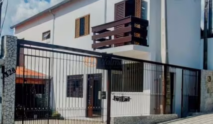 Casa para locação no Jardim Santa Terezinha 3 quartos, 2 banheiros, 1 vaga, sem quintal.