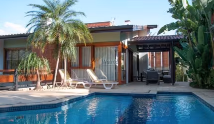 Luxuosa Casa em Condomínio à Venda em Sousas, Campinas-SP: 4 quartos, 4 suítes, 3 salas, 6 banheiros, 4 vagas de garagem, 495m².