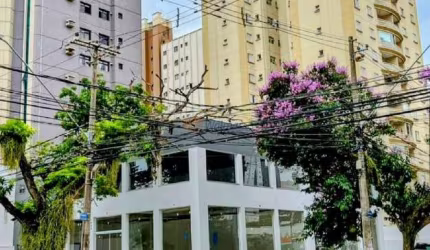 Salão Comercial para Locação em Campinas-SP, Bairro Vila Itapura: 8 Salas, 8 Banheiros, 8 Vagas de Garagem, 624m² de Área.