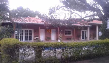 Casa de luxo em condomínio na cidade de Valinhos-SP, bairro Chácaras São Bento: 4 quartos, 2 suítes, 4 salas, 6 banheiros, 5 vagas de garagem, 580,17 m².