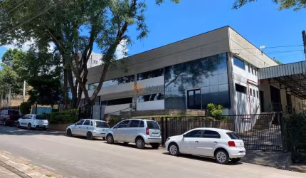 Galpão Industrial de Alto Padrão para Locação em Vinhedo-SP, Bairro Santa Cândida: 8 Salas, 6 Banheiros, 4 Vagas de Garagem, 1.700m²