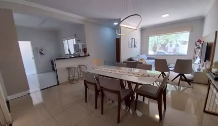 Casa de luxo em condomínio: 3 quartos, 3 suítes, 3 salas, 4 banheiros, 2 vagas na Cascata, Paulínia-SP - 165m².
