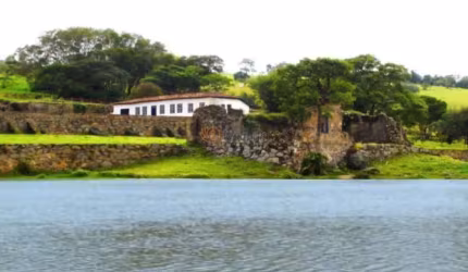 Fazenda de luxo à venda em Pedreira-SP, na Zona Rural: 16 quartos, 16 suítes, 3 salas, 8 banheiros, 40 vagas de garagem, 24.200,00 m² de área.