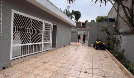 Casa Térrea com 03 dormitórios | Frente para 2 ruas