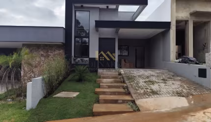 Casa Espaçosa em Condomínio Fechado no Bairro Santa Marta