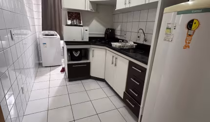 Apartamento térreo no Aventureiro