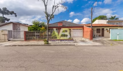 Casa com 4 dormitírios, área goumet e academia, 206 m2, no Atuba, Pinhais/PR por R$640.000,00