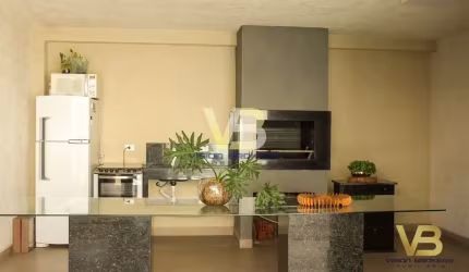 Linda casa com ático e piscina, com 260 m², à venda em Pinhais–PR
