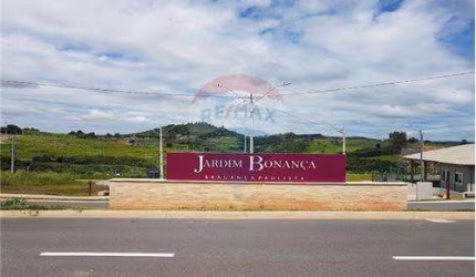 Terreno à Venda no Jardim Bonança: 250 m² Oportunidade