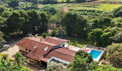 Chácara à venda em Bragança Paulista SP.