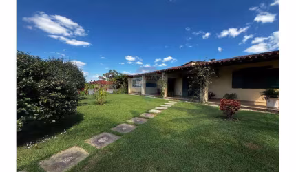 Casa de Fazenda à Venda em Jardim Santana, SP