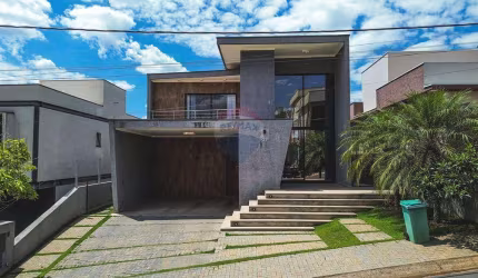 Casa em Condomínio Fechado em Bragança Paulista, Perto de Escolas, Shopping e Vista para Montanhas.