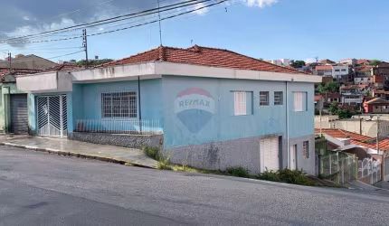 Casa de esquina a venda no Vila Mota