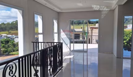 Casa de alto padrão com piscina e área gourmet para locação no Condomínio Vale das Águas em Bragança Paulista
