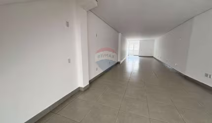 Salão Comercial Térreo na Praça no centro de Bragança Paulista – Oportunidade para Seu Negócio!