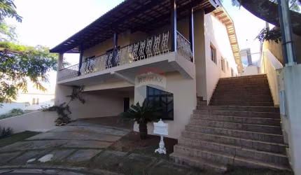IMPONENTE CASA COM 2 QUARTOS E UMA SUITE NO CONDOMÍNIO EUROVILLE EM BRAGANÇA PAULISTA