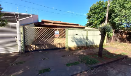 Casa com 3 quartos à venda na Rua Agnello Theodoro de Paula, Tarobá, Londrina por R$ 450.000