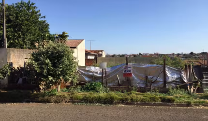 Terreno à venda na Rua Isolina Soares da Silva Peres, Jardim Neman Sahyun, Londrina por R$ 173.000