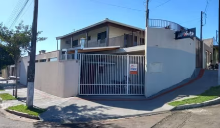 Casa com 2 quartos à venda na Rua Ernestina Duque Estrada, Tarobá, Londrina por R$ 700.000