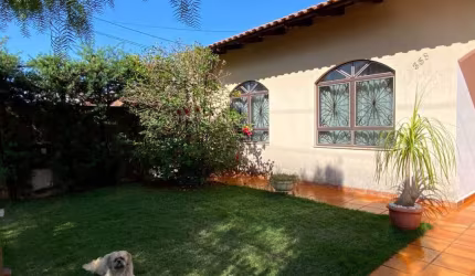 Casa com 3 quartos à venda na Rua Ana Stuart, Brasília, Londrina por R$ 650.000