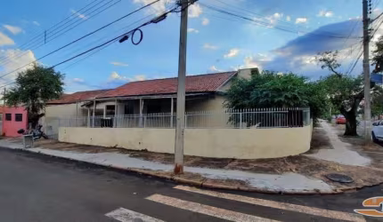 Casa com 3 quartos à venda na Rua Colômbia, Vila Brasil, Londrina por R$ 550.000