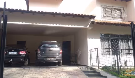 Casa à venda na Rua Espanha, Igapó, Londrina por R$ 725.000