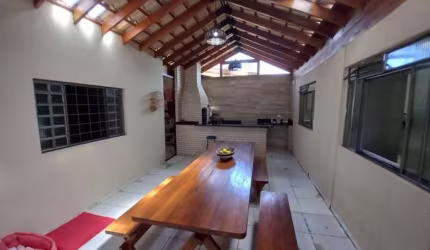 Casa com 3 quartos à venda na Rua José Colli, Cafezal, Londrina por R$ 550.000