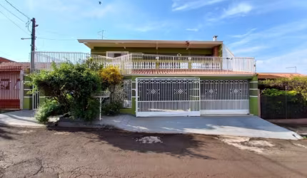 Casa com 7 quartos à venda na Rua Jacira Messias Leama, Jardim Vale Azul, Londrina por R$ 700.000