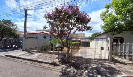 Casa com 1 quarto à venda na Rua Nápoles, Parque Residencial João Piza, Londrina por R$ 240.000