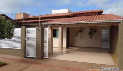 Excelente casa no Jardim Neman Sahyun