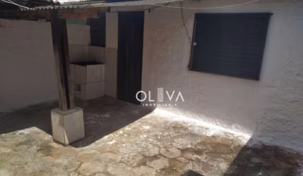 Casa para alugar por R$ 579,49/mês - Jardim Santa Catarina - São José do Rio Preto/SP
