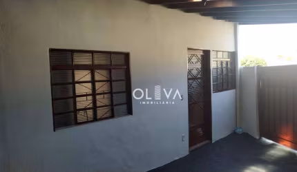 Casa com 2 dormitórios para alugar por R$ 985,00/mês - São Francisco - São José do Rio Preto/SP
