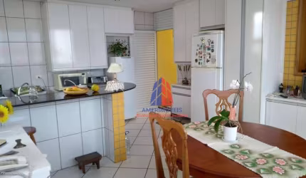 Sobrado com 2 dormitórios à venda, 240 m² por R$ 800.000,00 - Vila Cordenonsi - Americana/SP