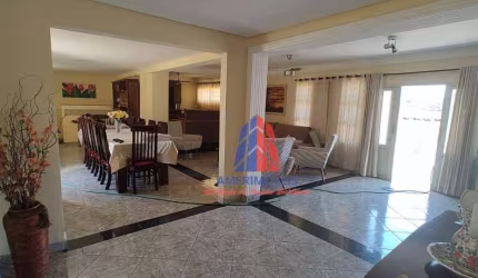 Casa com 3 dormitórios à venda, 207 m² por R$ 690.000,00 - Chácara Machadinho I - Americana/SP