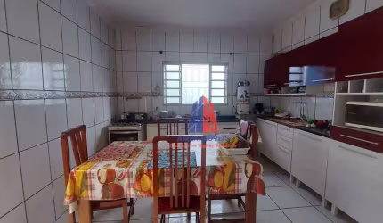 Casa com 3 dormitórios à venda, 140 m² por R$ 330.000 - Jardim dos Lírios - Americana/SP