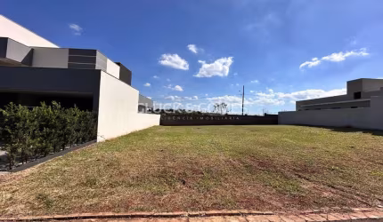 Terreno em condomínio fechado à venda na Avenida Angelina Ricci Vezozzo, 70, Conjunto Habitacional Jesualdo Garcia Pessoa, Londrina por R$ 250.000