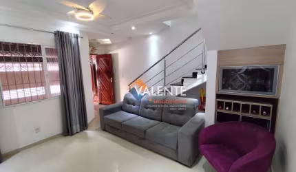 Sobrado com 2 dormitórios à venda, 80 m² por R$ 295.000,00 - Vila Voturuá - São Vicente/SP