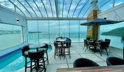 Cobertura Triplex decorada Frente mar no Edifício Summer Beach em  Balneário Camboriu