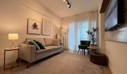 Apartamento no Edifício Oscar Bremer na Quadra Mar em Balneário Camboriú