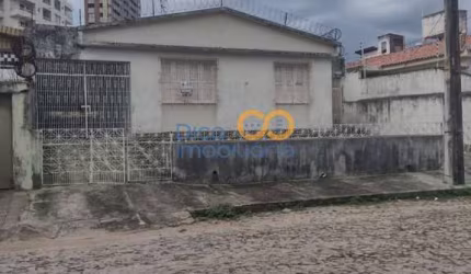 Casa Para Vender com 3 quartos 2 suítes no bairro São João do Tauape em Fortaleza