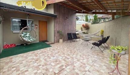 Casa térrea à venda no Bairro Jardim Maristela em Atibaia - S
