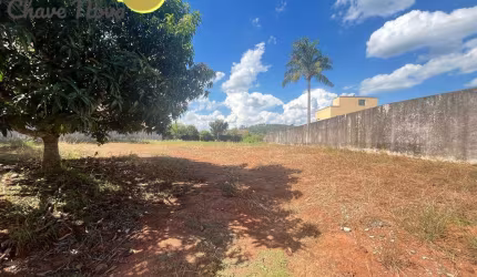 LOTE  PLANO   1.000 m2 em Condominio Bom Jesus dos Perdões