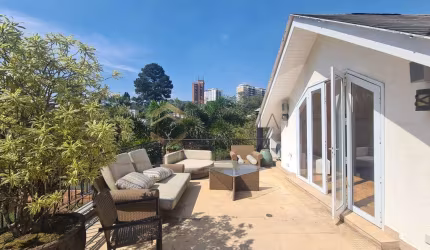 Casa de Condomínio em Santo Amaro - São Paulo, SP