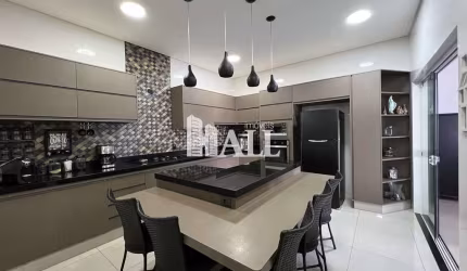 Casa com 4 dorms, Parque Residencial J. Macedo, São José do Rio Preto - R$ 1 mi, Cod: 10835