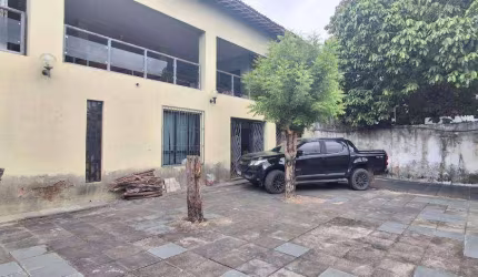 Casa com 356m² no Padre Andrade