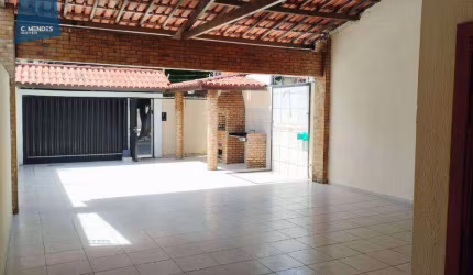 Casa com 5 dormitórios, 220 m² - venda por R$ 600.000,00 ou aluguel por R$ 3.700,00/mês - Cambeba - Fortaleza/CE