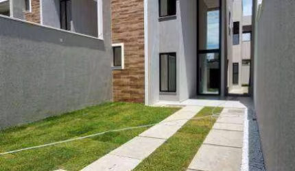 Casa com 4 dormitórios à venda, 162 m² por R$ 715.000,00 - Edson Queiroz - Fortaleza/CE